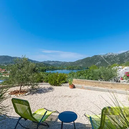 Apartman Ella Peracko Blato Exterior photo