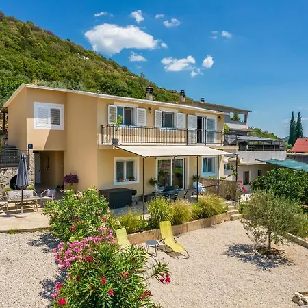 Apartman Ella Peracko Blato Exterior photo